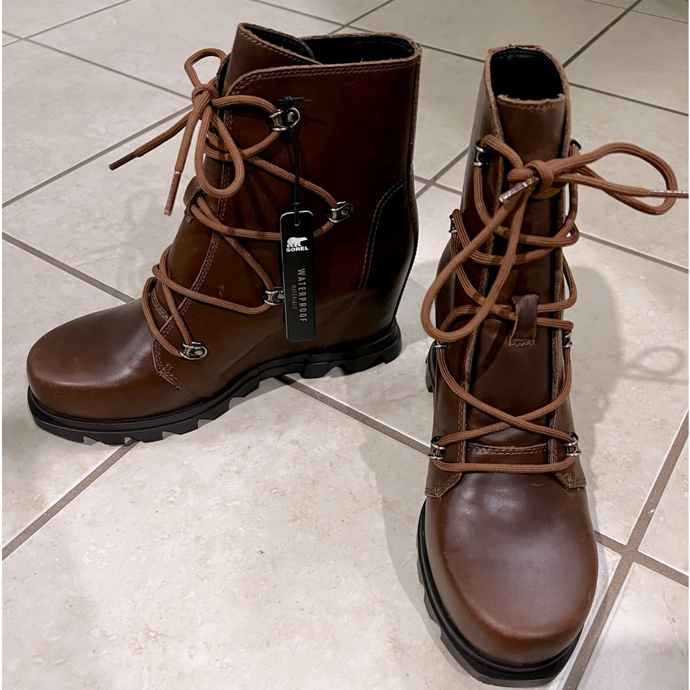 Sorel women’s wedge boot, waterproof